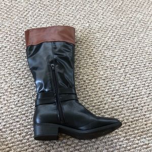 Women’s brown and black boots